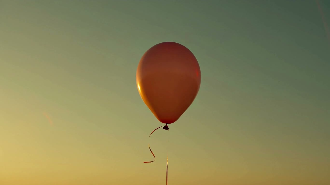 Ballons s'élevant lentement