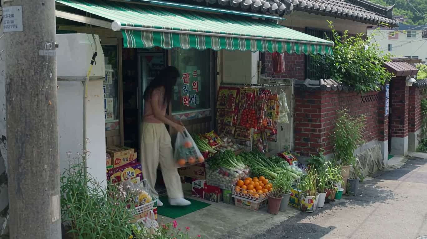 Chuyện nhỏ với quả cam ở góc ngõ