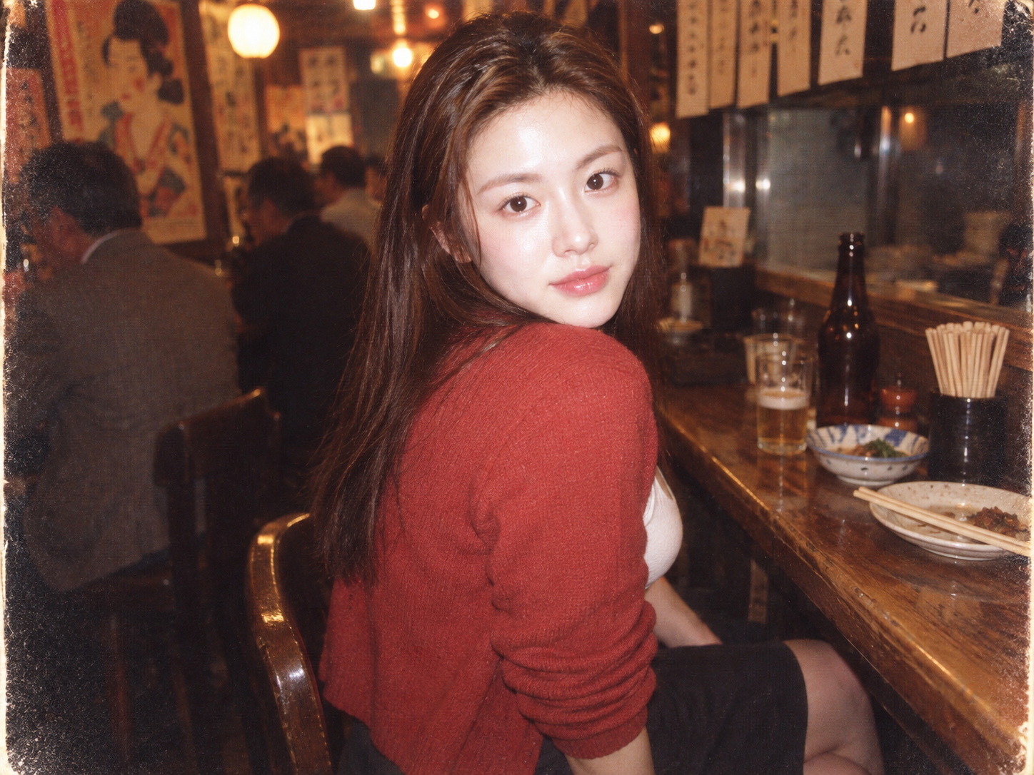 90年代居酒屋里的红开衫闪光快照