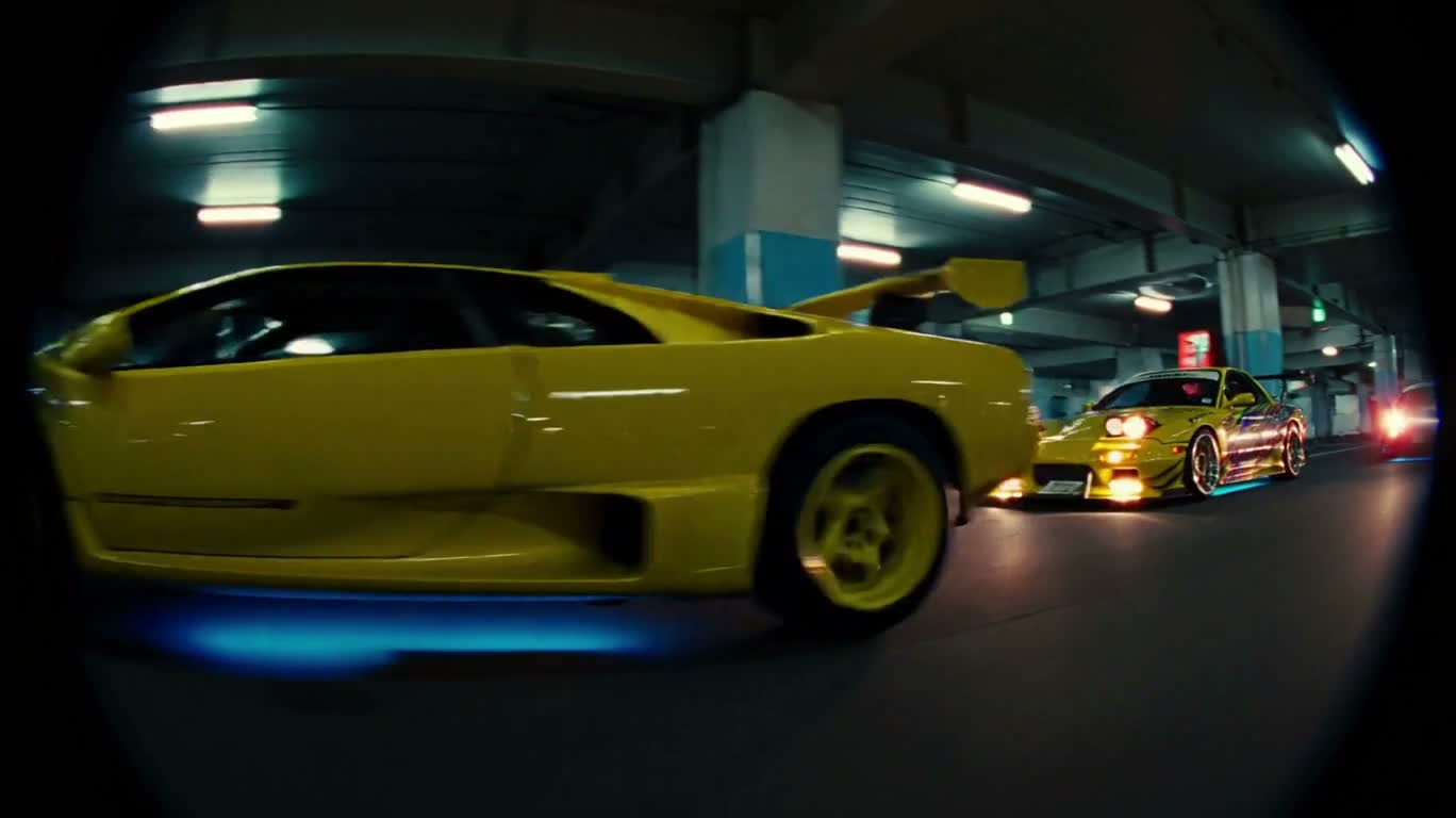 Gặp gỡ xe đêm neon Tokyo — phong cách VHS — AI video creation