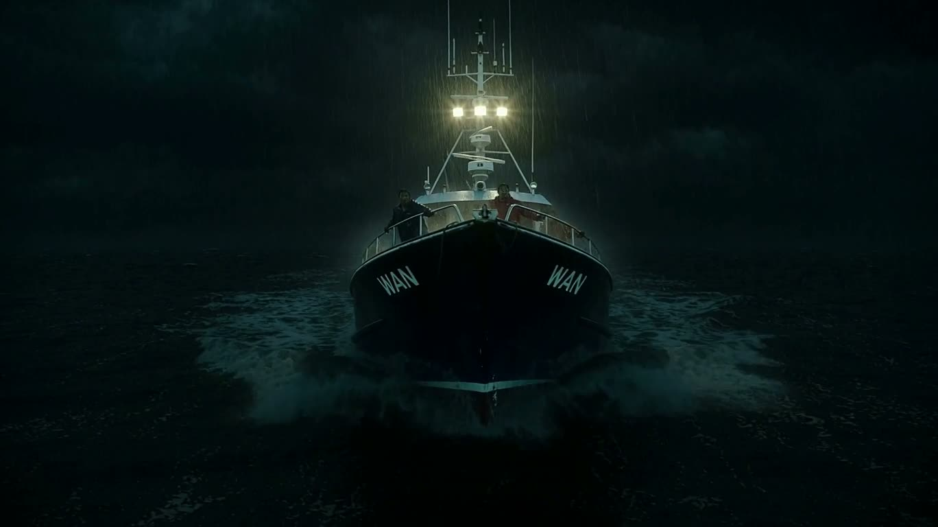 Гигантский зверь в штормовом море