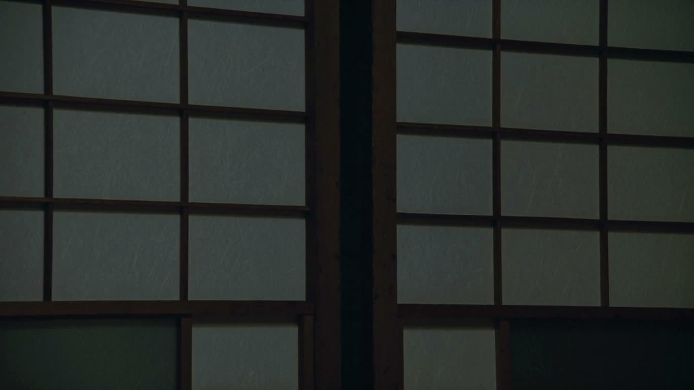 Lumière du soleil coulant sur le papier shoji