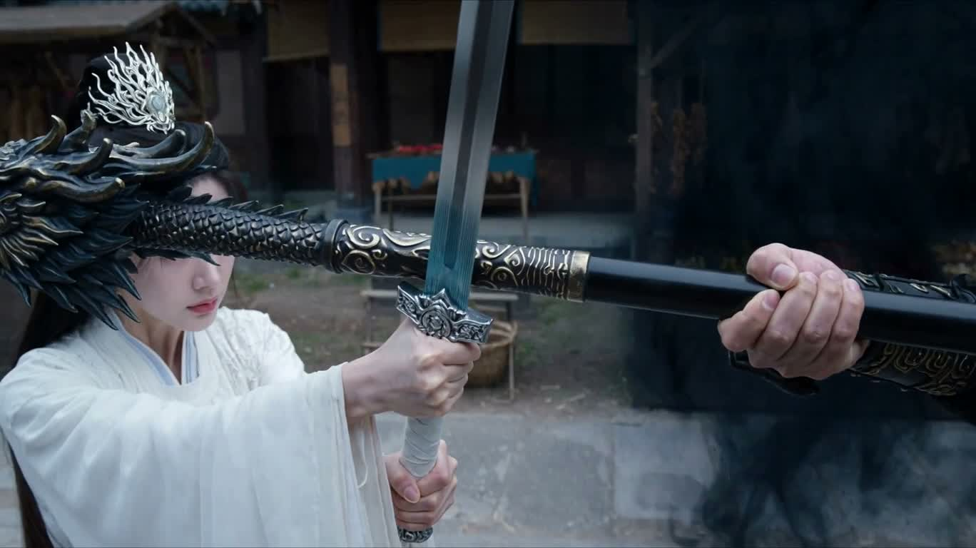 Le Duel Final de l'Héroïne à l'Épée de Glace