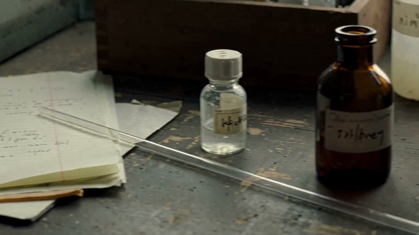 药剂师的实验桌