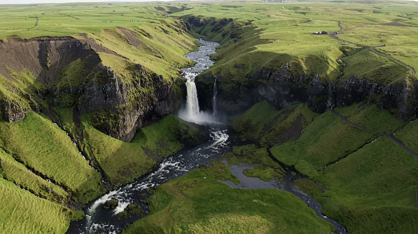 アイスランドの滝の空撮