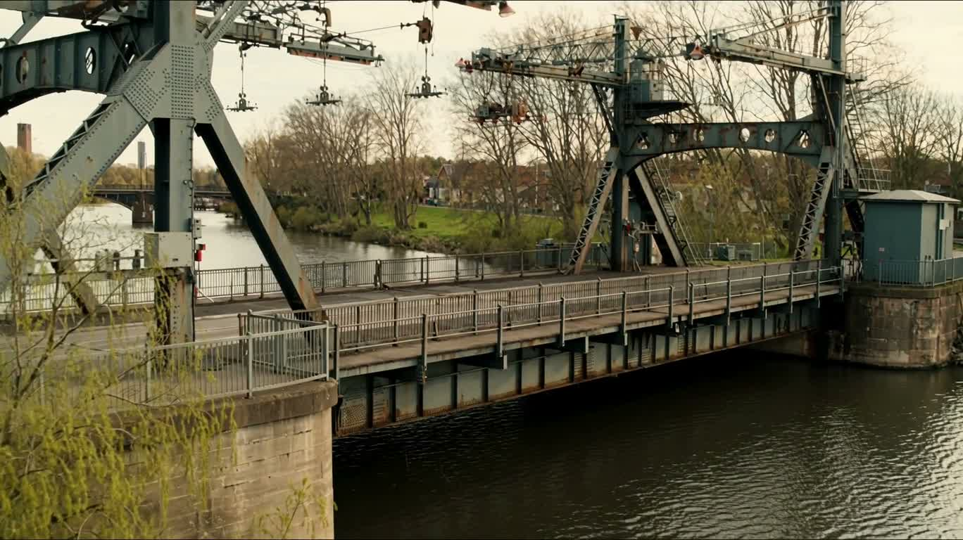 Pont-levis de canal en élévation