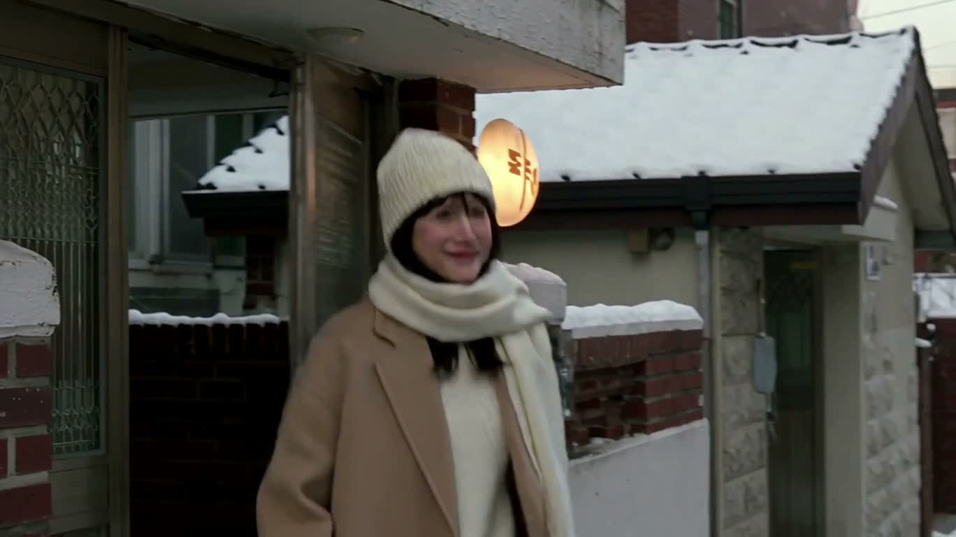 A MiniDV Walk Through Seoul's First Snow
