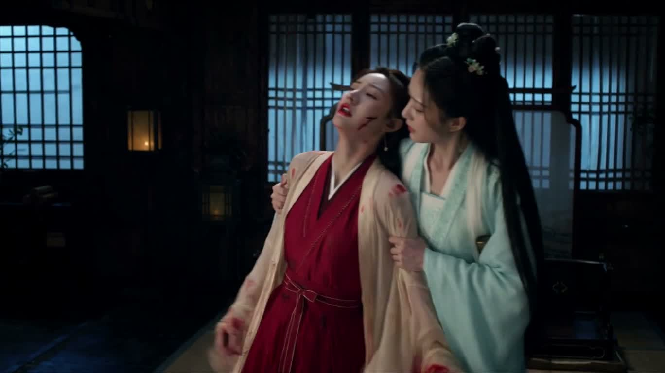 달빛 아래 수호의 그림자