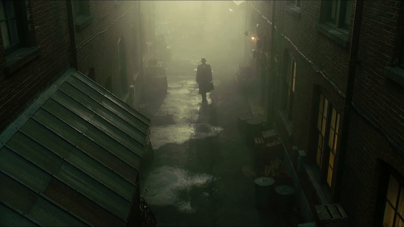 Detective in the Foggy Alley