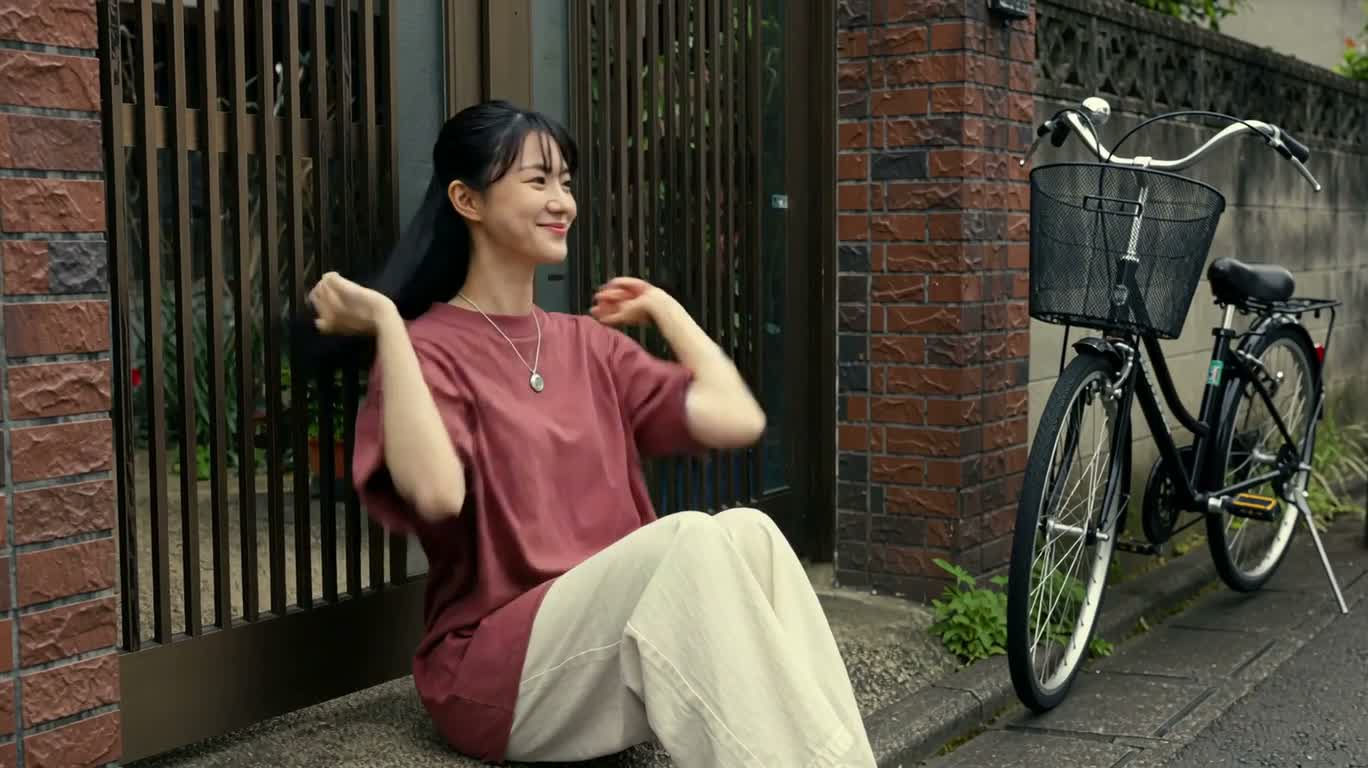 Rencontre fortuite dans une ruelle d'été