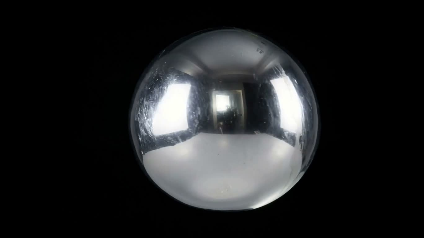 Métal liquide dans l'obscurité