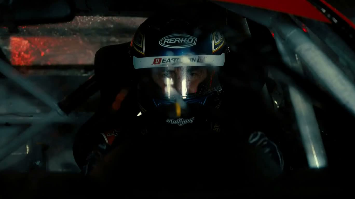 Rainy Night Two-Car Race Duel