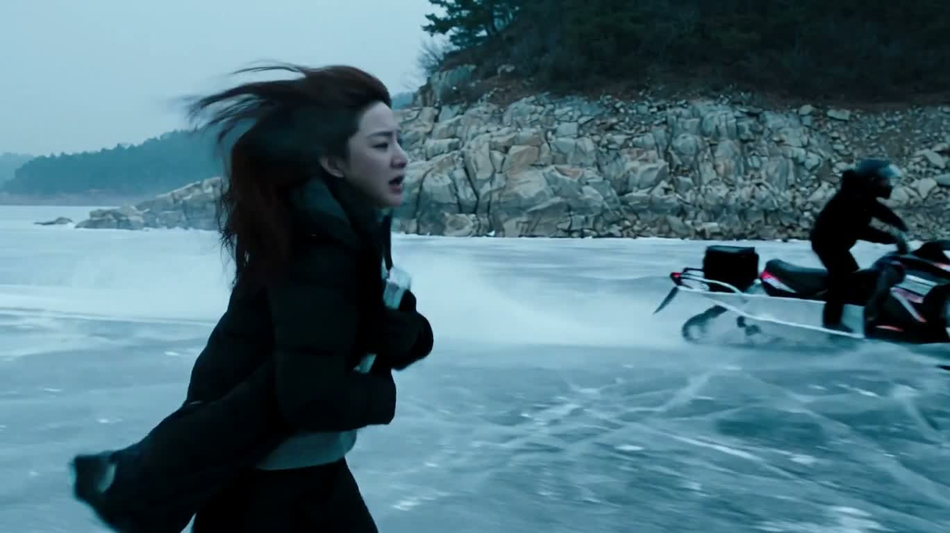 Poursuite sur le lac gelé — AI video creation