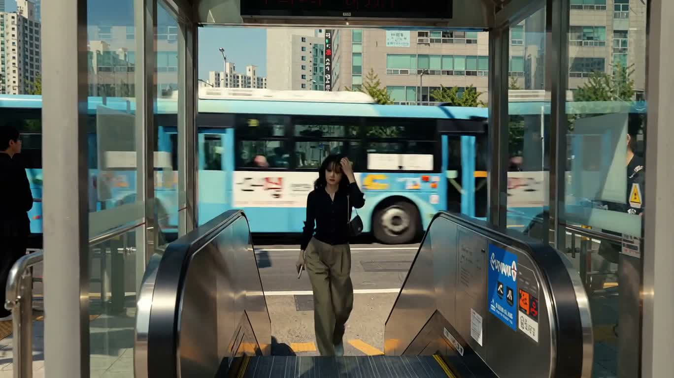 Dạo chơi một ngày của cô gái Seoul và hoàng hôn bên sông