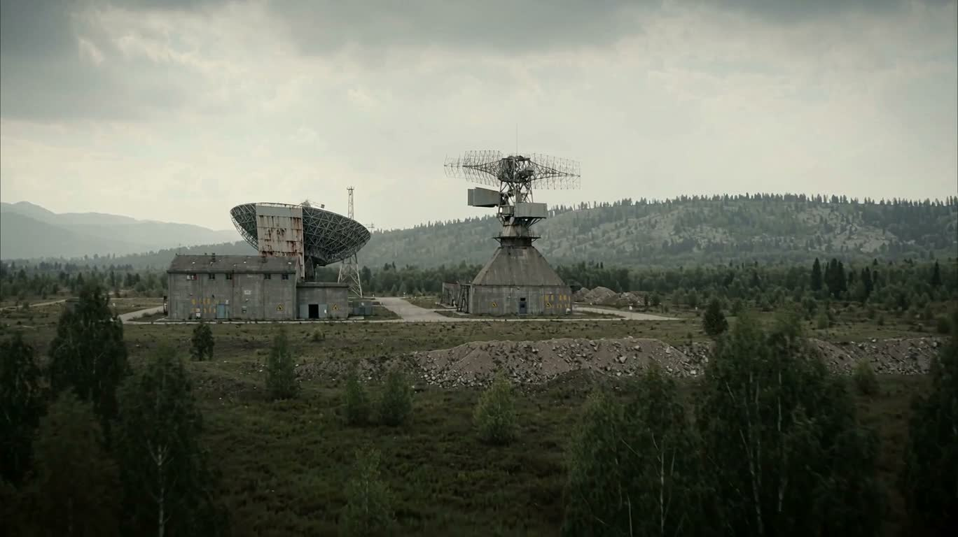 1990s Footage of an Abandoned Cold War Radar Station