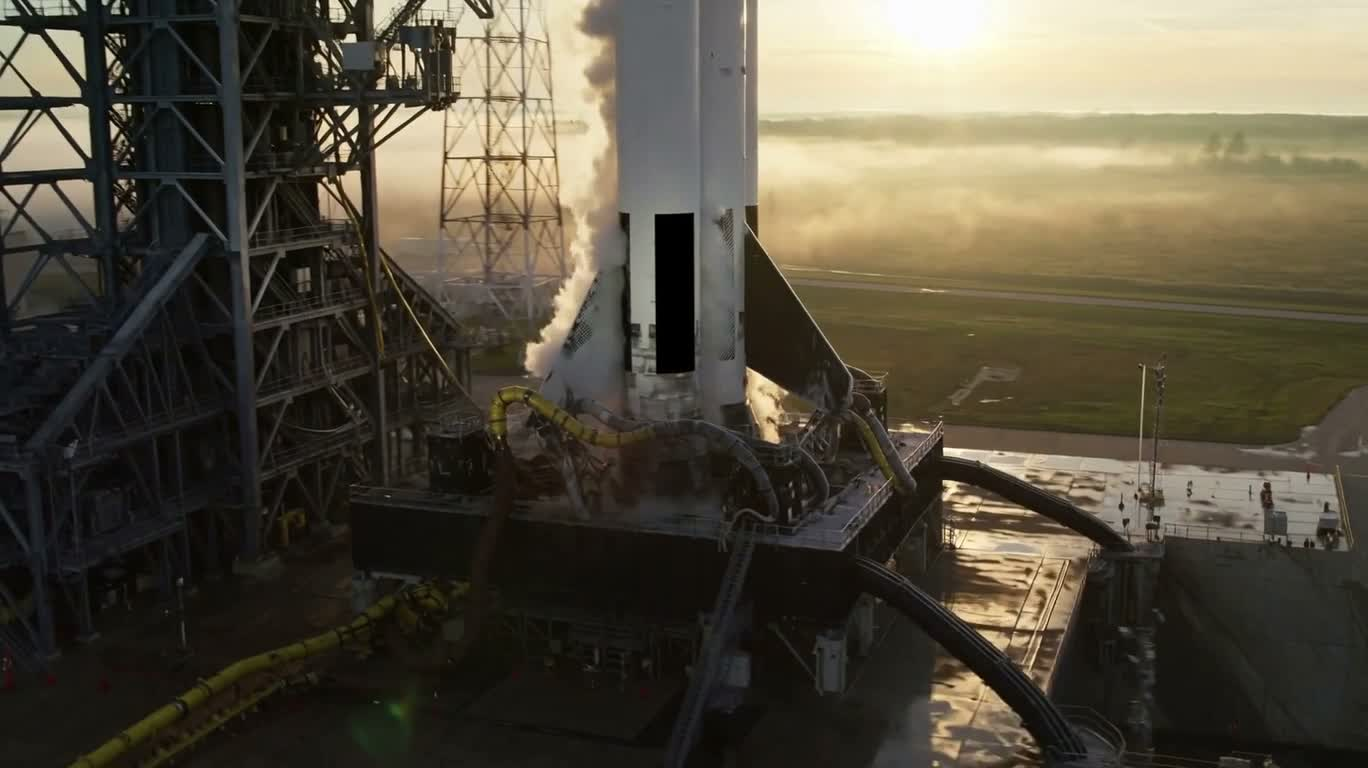 夜明けのロケット打ち上げ
