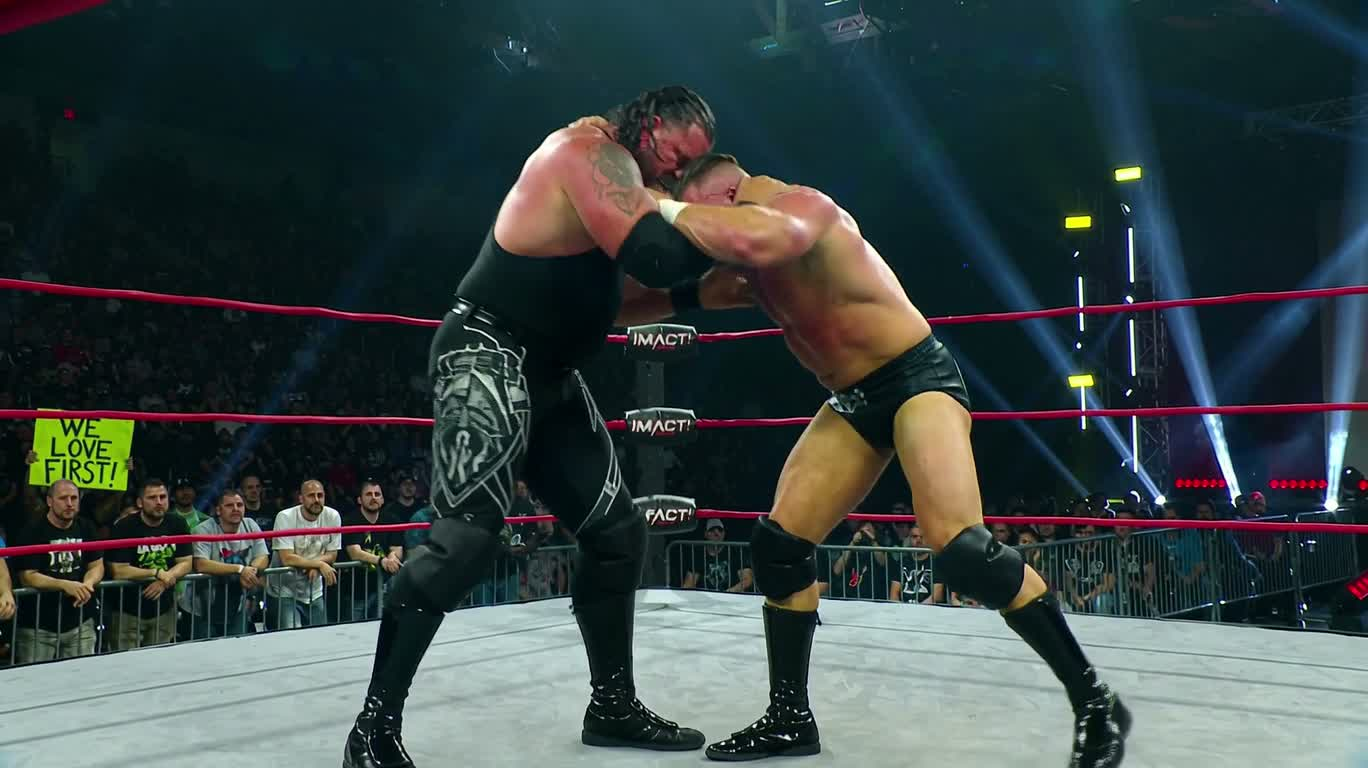 リングの逆襲:クリス・ファーストが巨人をKO