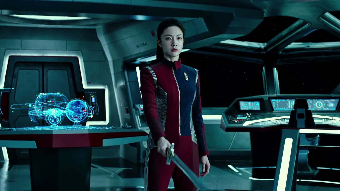 星际舰长持剑