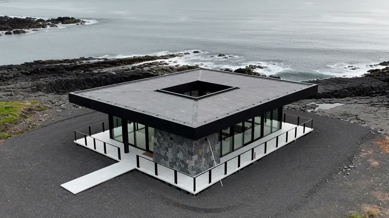 海岸の亭屋の施工と夕暮れの点灯