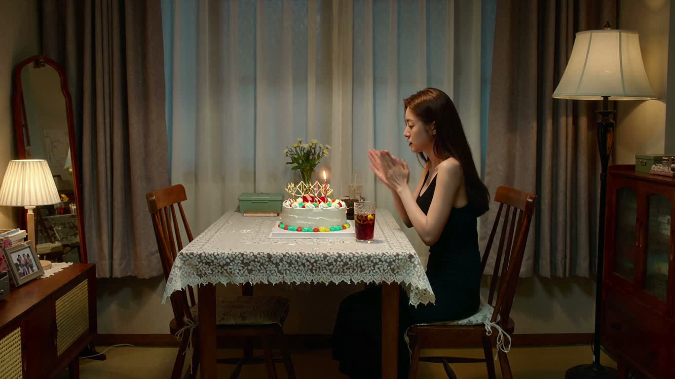 孤独生日的蛋糕惊吓