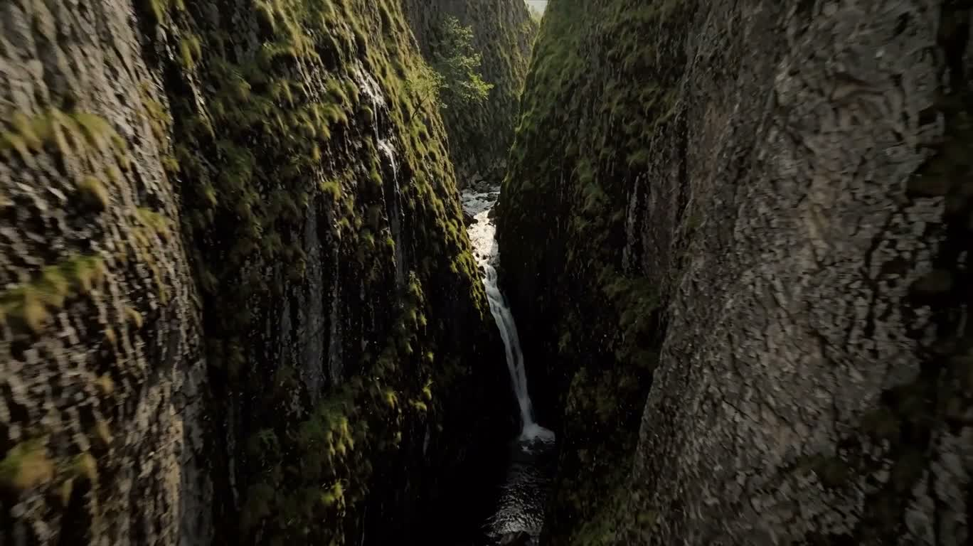 Vallée ouverte au bout du canyon
