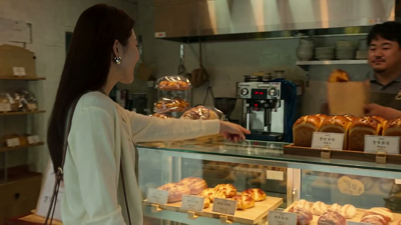 パン屋の入口での小さなハプニング