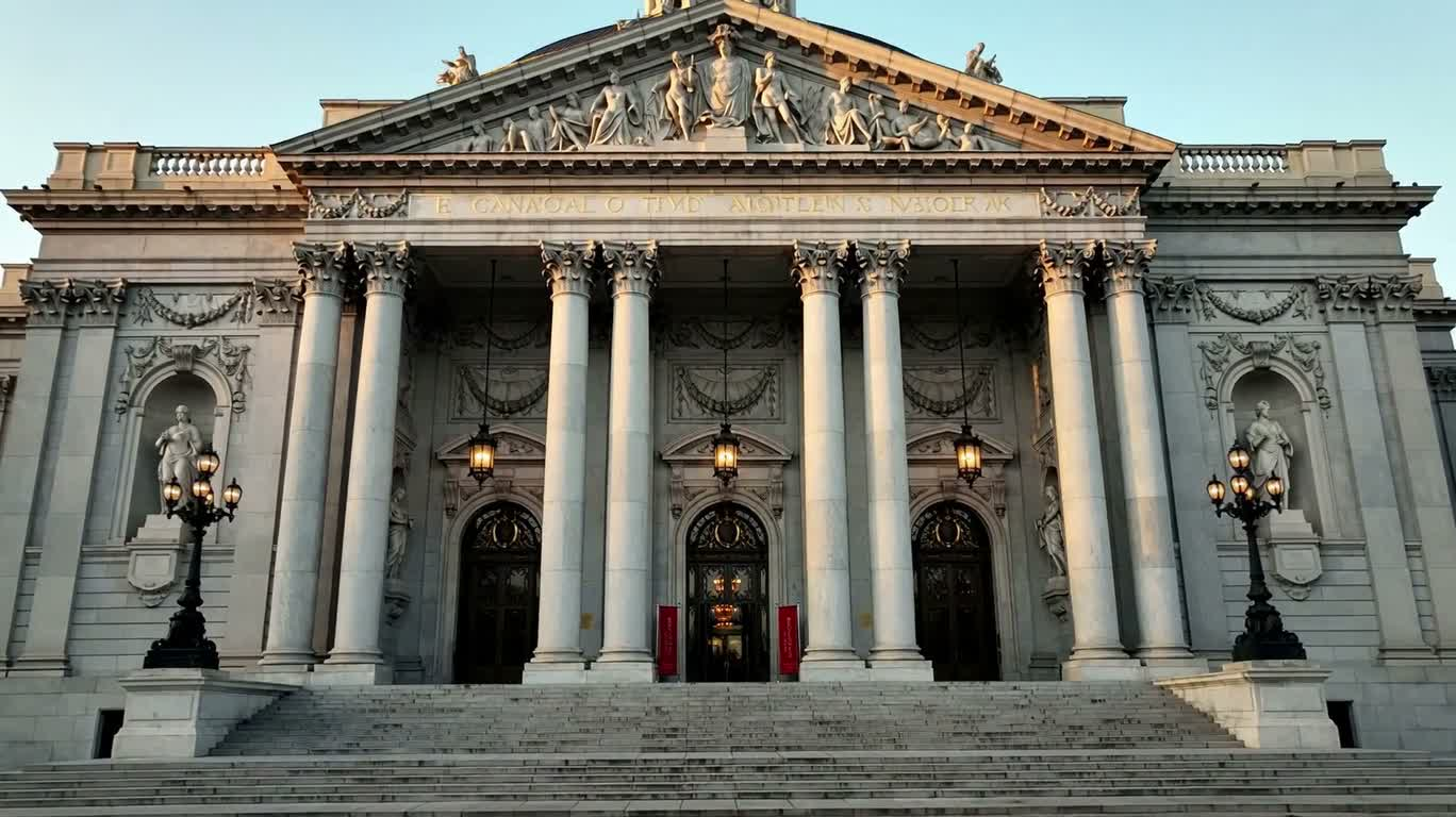 Lối vào tráng lệ của nhà hát opera