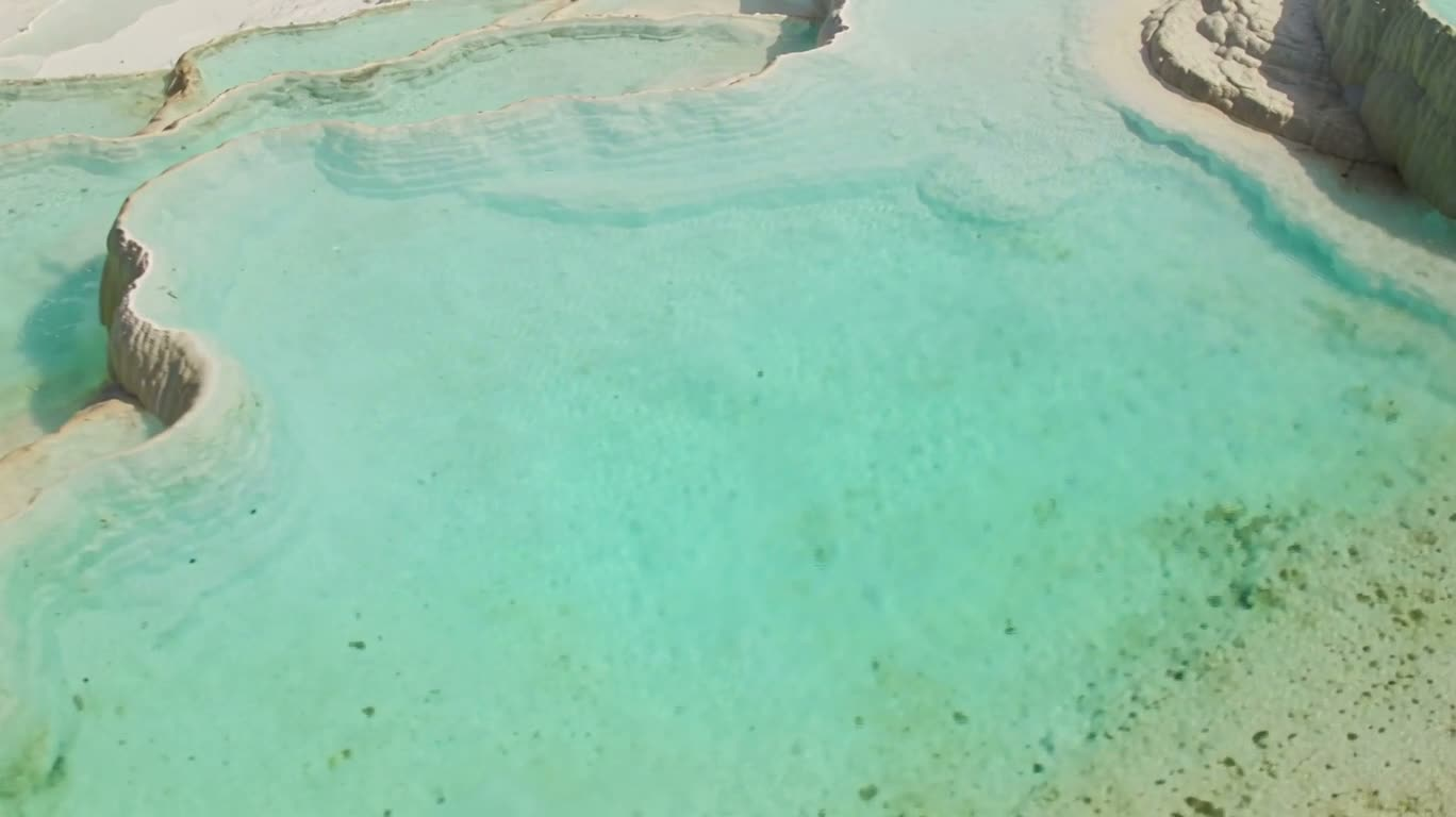 流光阶瀑 — AI video creation