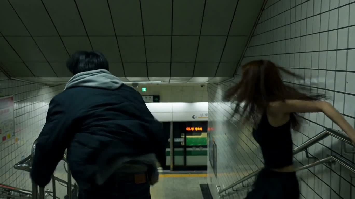Glass Standoff in the Subway Station