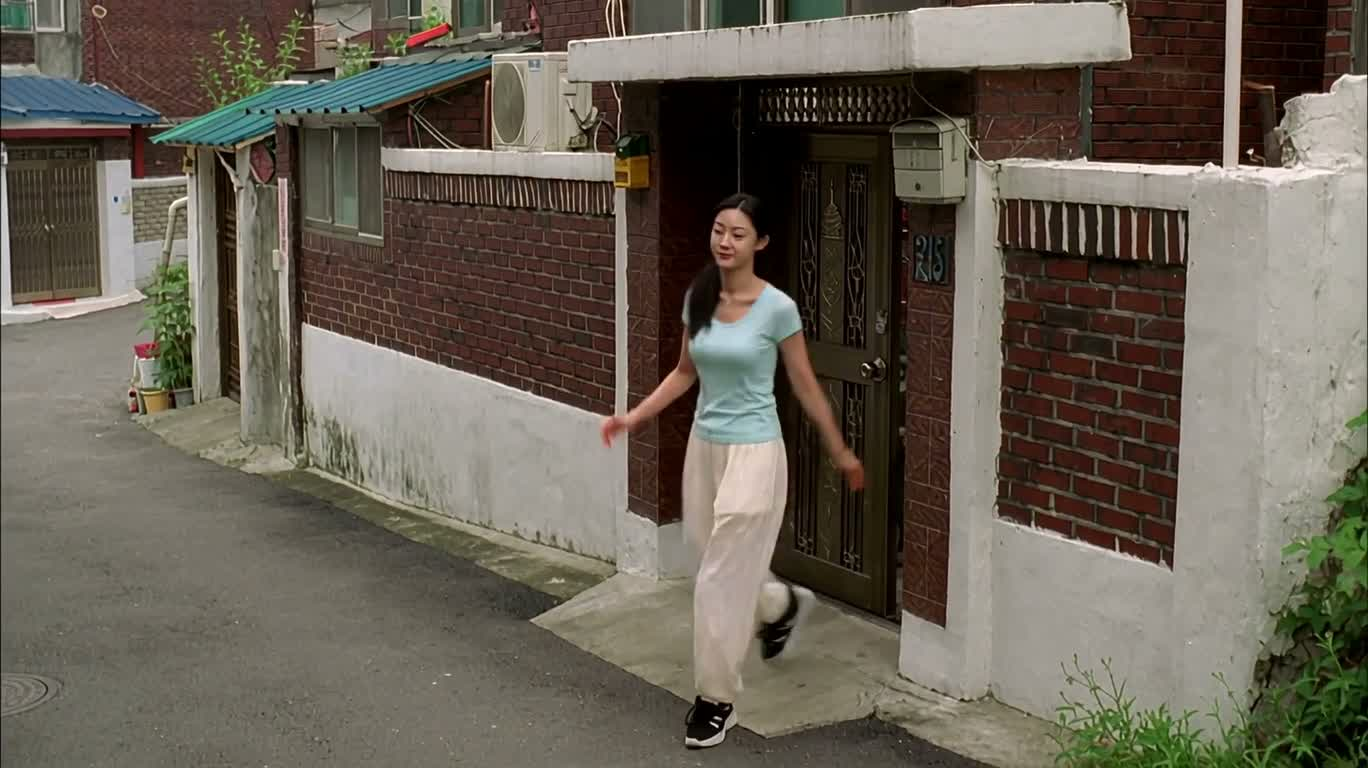 Friday Morning in Seoul's Alleys