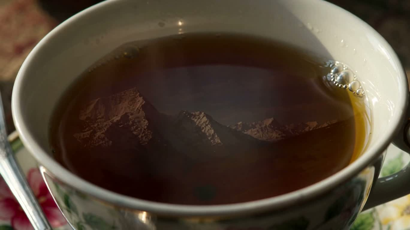 茶杯中的山河 — AI video creation