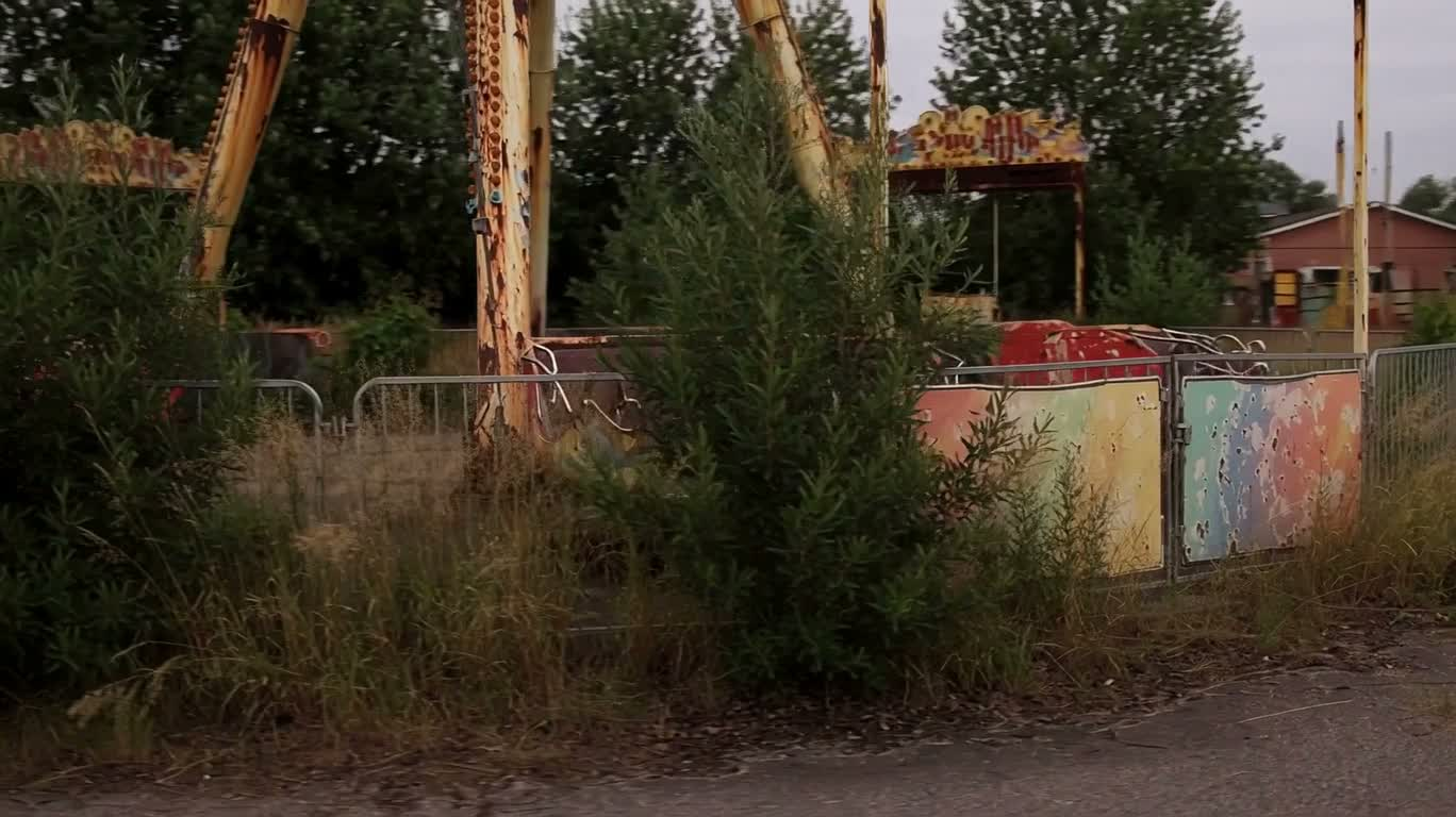 Безмолвные аттракционы заброшенного парка