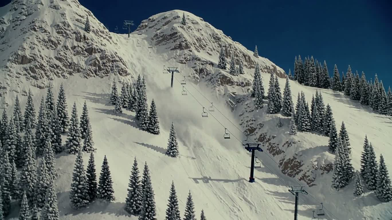ミニチュアスキーリゾートの雪崩の光景