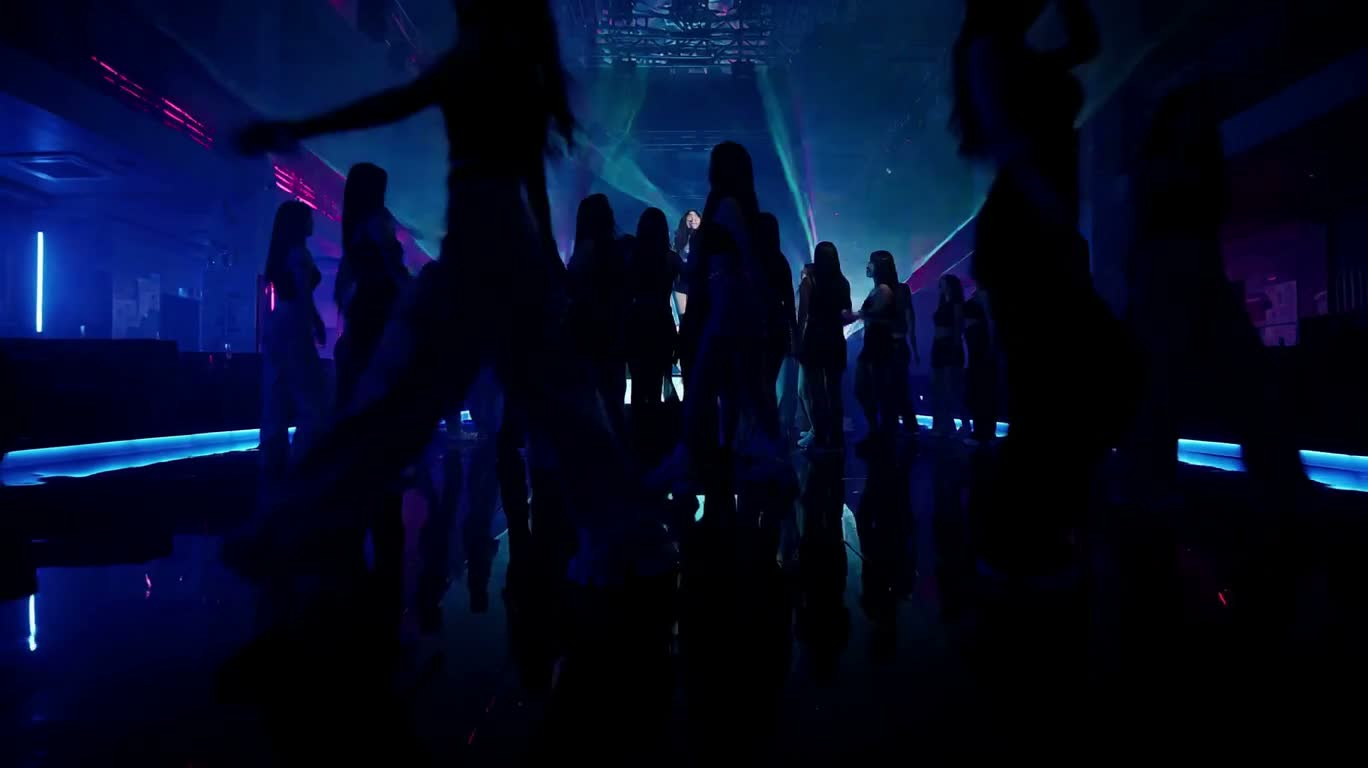 霓虹夜店舞台狂欢